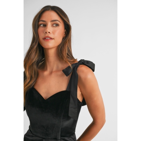 Black Satin Tie Shoulder Velvet Holiday Flare Party Cocktail Jumpsuit - Picture 4 of 6